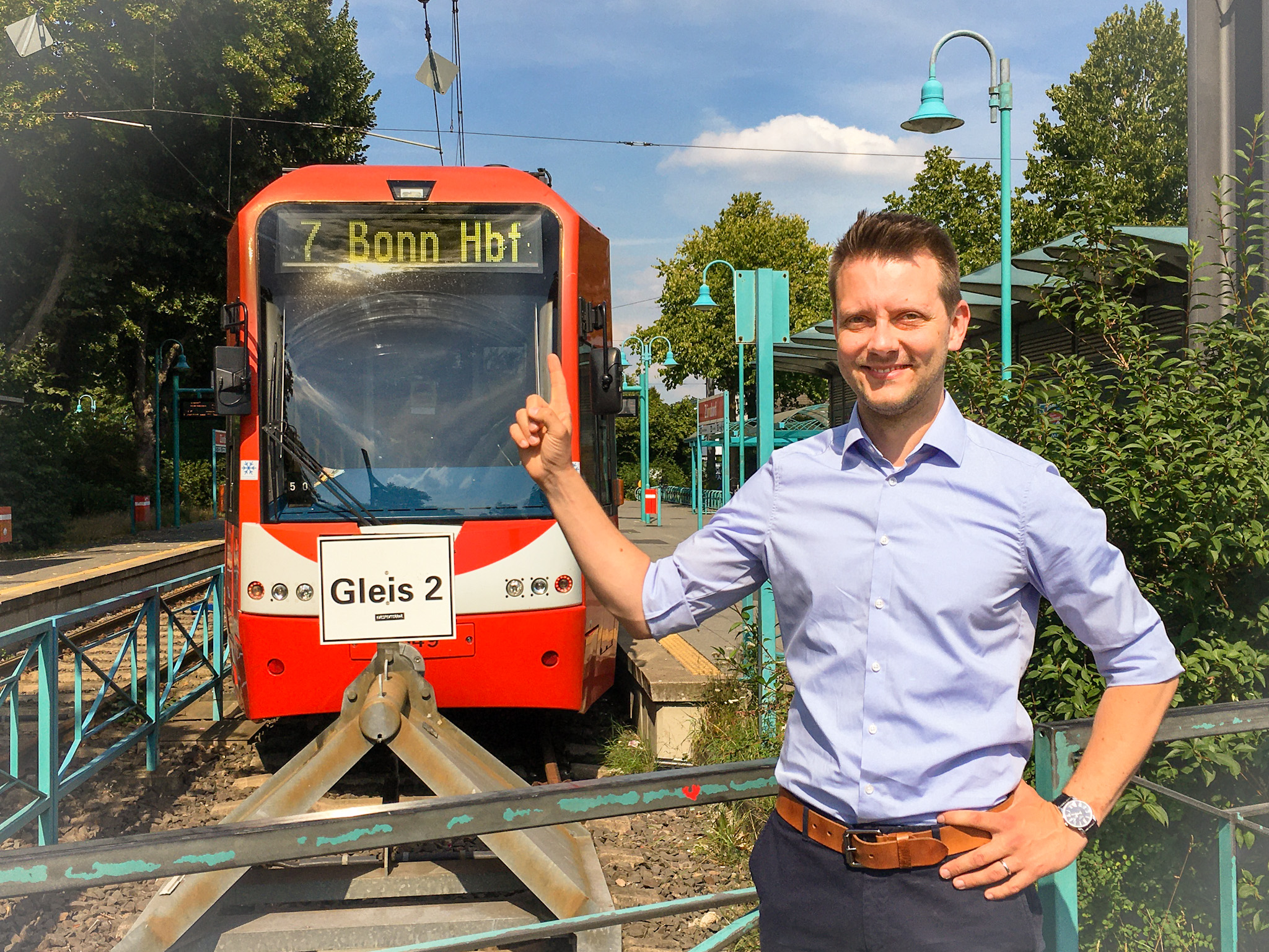 Simon Bujanowski und Stadtbahn-Linie 7, Endhaltestelle Zündorf, Ziel Bonn